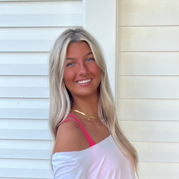 Meet your Posher, Karli - Picture 1 of 1